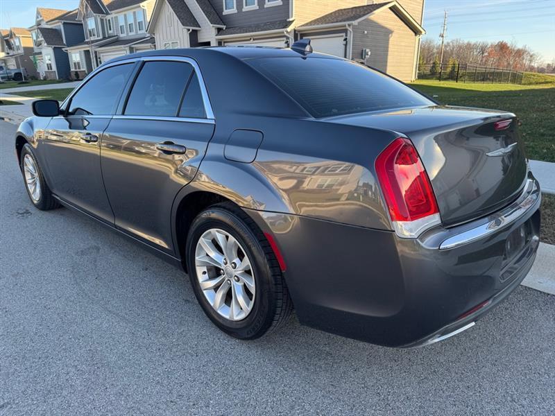 Chrysler 300 Limited RWD 2016