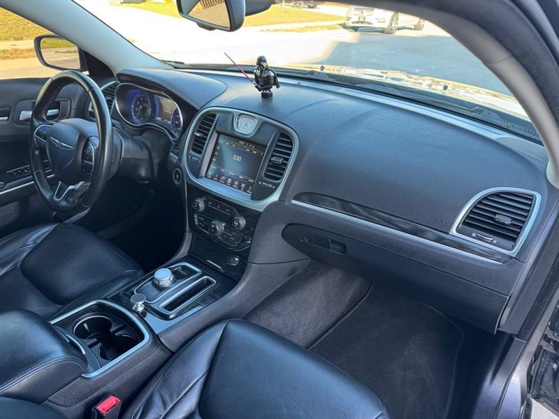 Chrysler 300 Limited RWD 2016