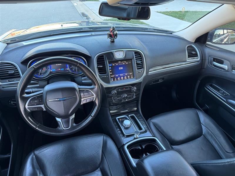 Chrysler 300 Limited RWD 2016