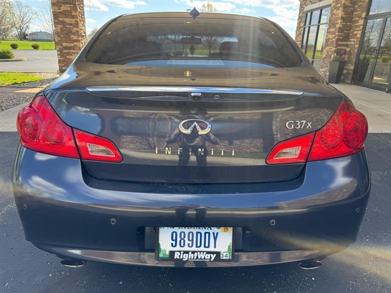 Infiniti G Sedan G37x AWD 2011