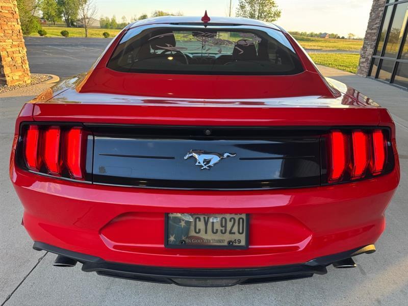 Ford Mustang EcoBoost Coupe 2022