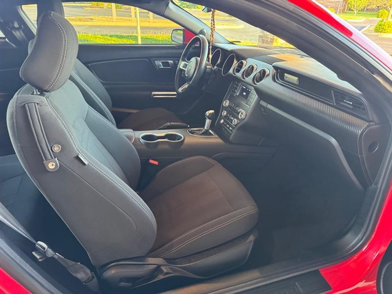 Ford Mustang EcoBoost Coupe 2022