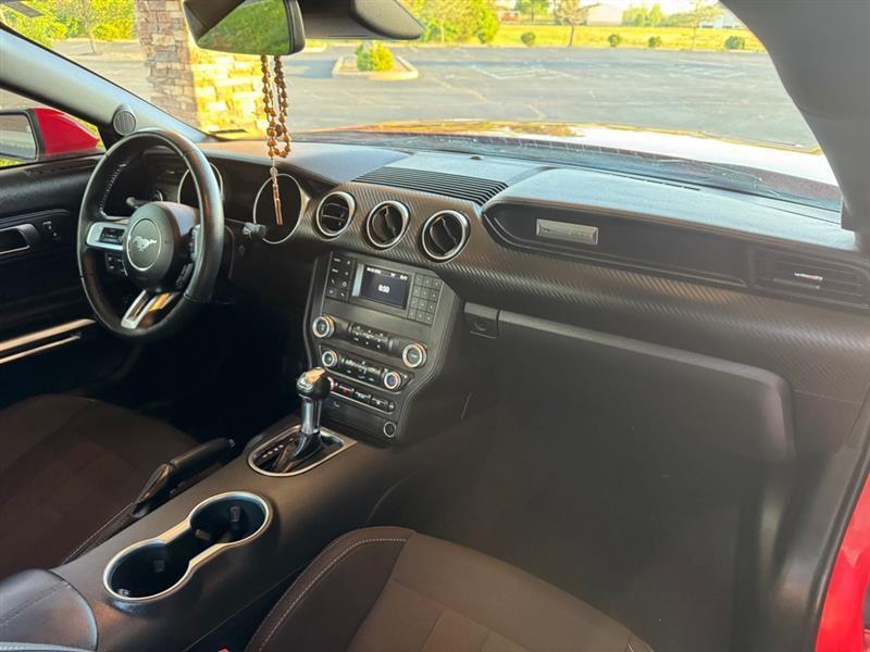 Ford Mustang EcoBoost Coupe 2022