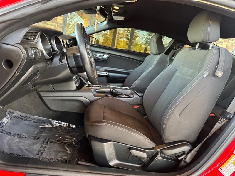 Ford Mustang EcoBoost Coupe 2022