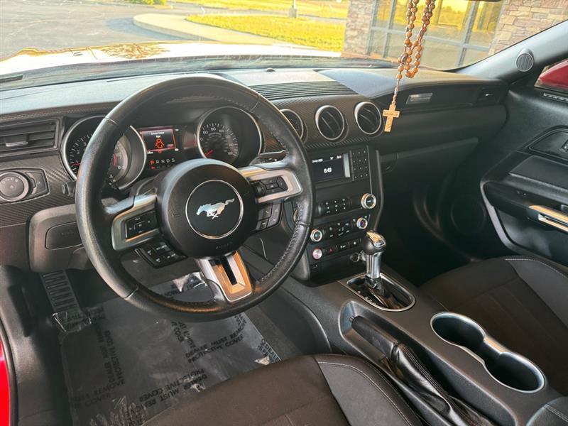 Ford Mustang EcoBoost Coupe 2022