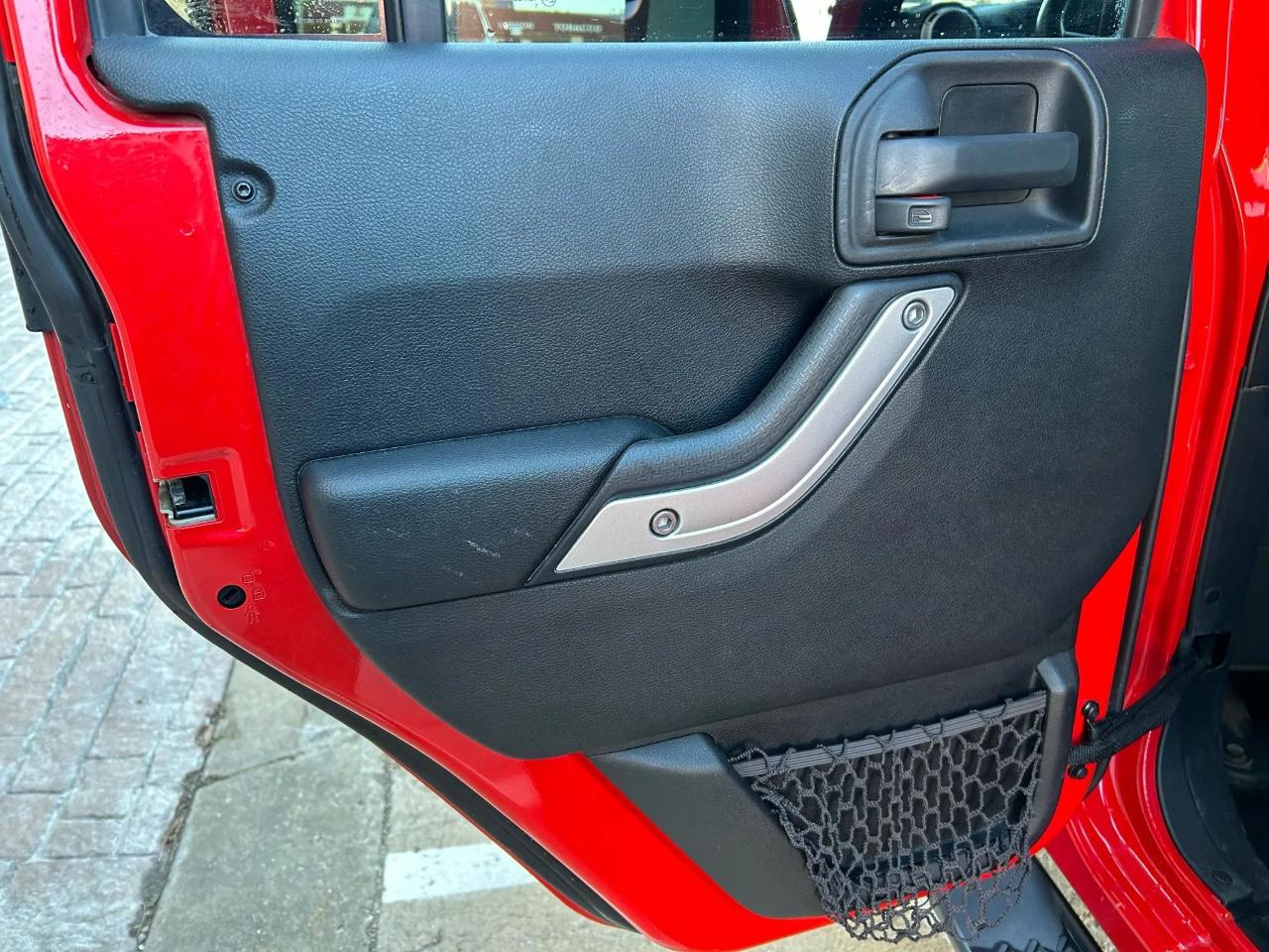 Jeep Wrangler Unlimited Sahara 4WD 2017