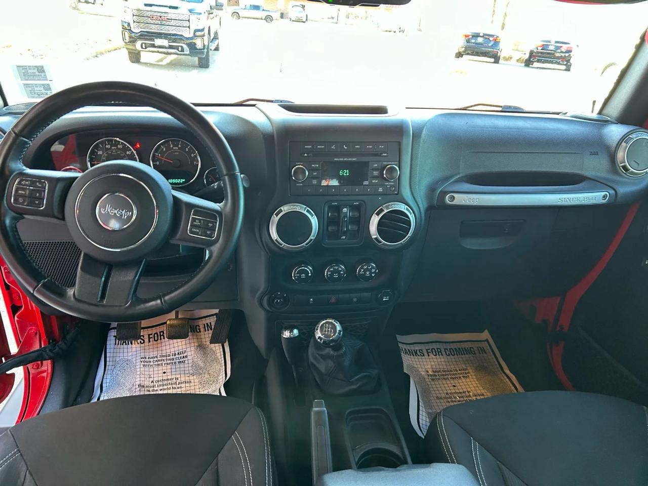 Jeep Wrangler Unlimited Sahara 4WD 2017