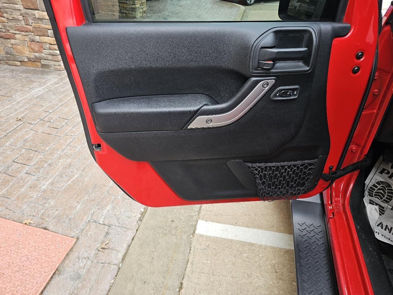 Jeep Wrangler Unlimited Sahara 4WD 2017