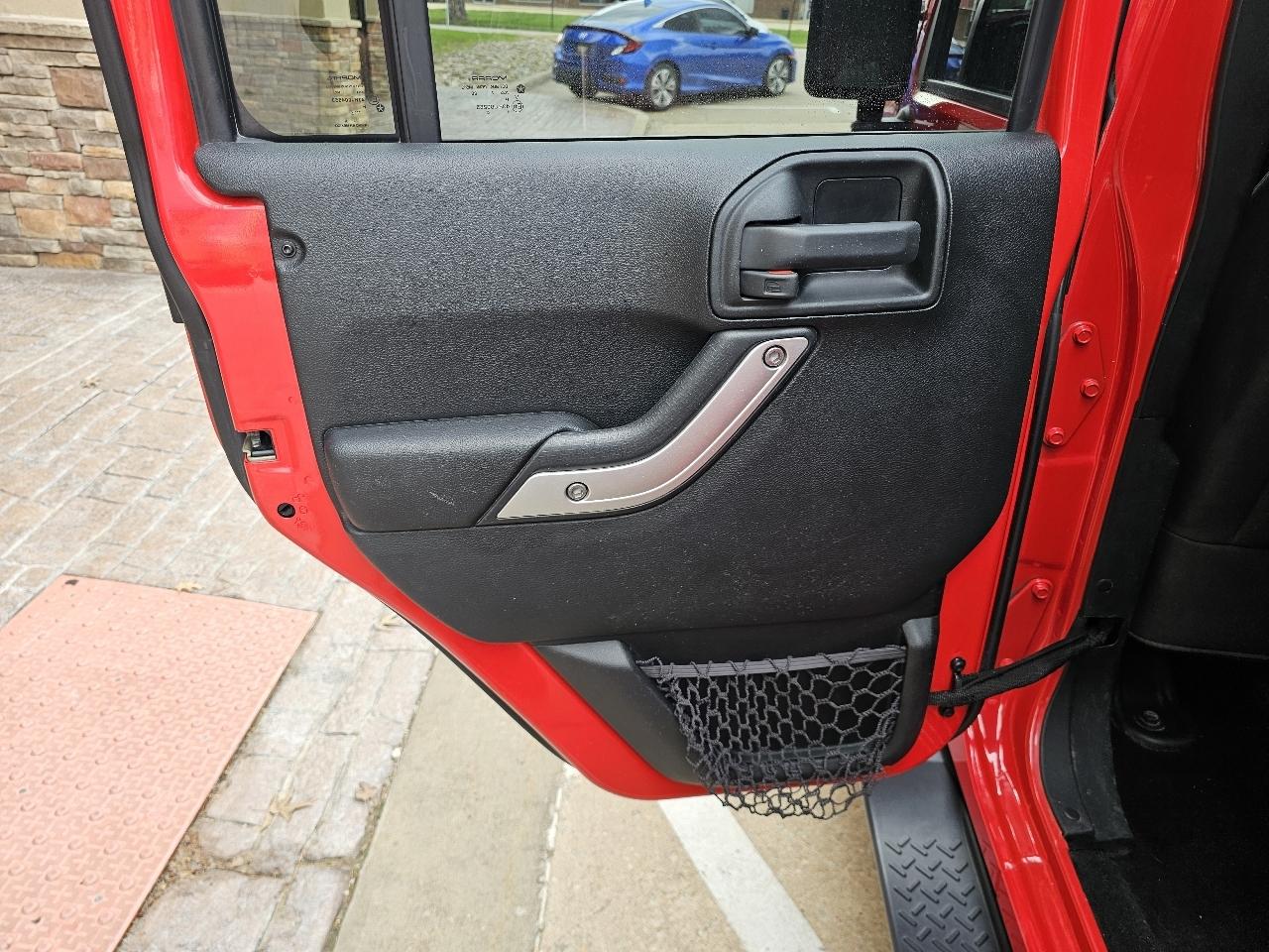 Jeep Wrangler Unlimited Sahara 4WD 2017