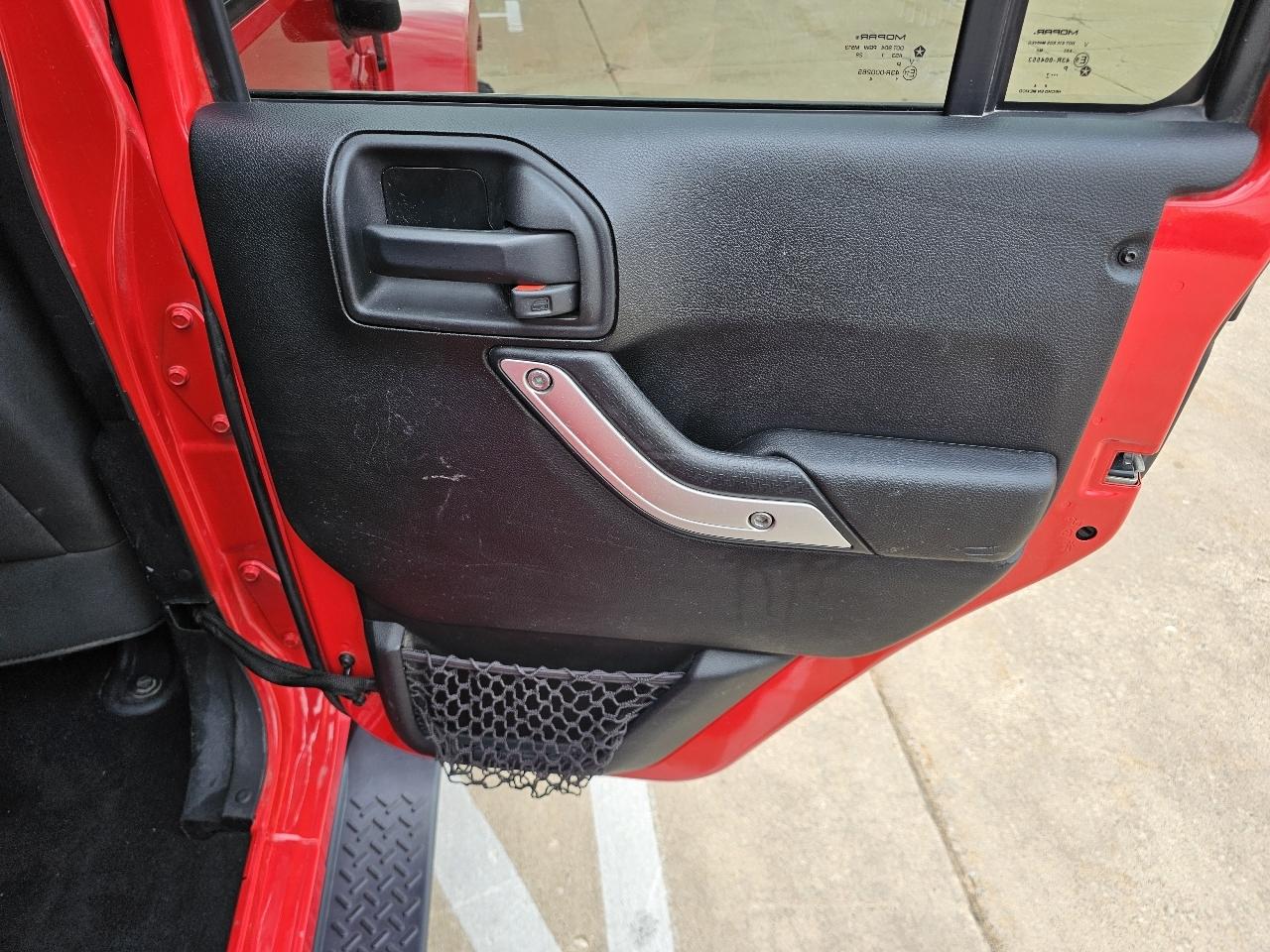 Jeep Wrangler Unlimited Sahara 4WD 2017