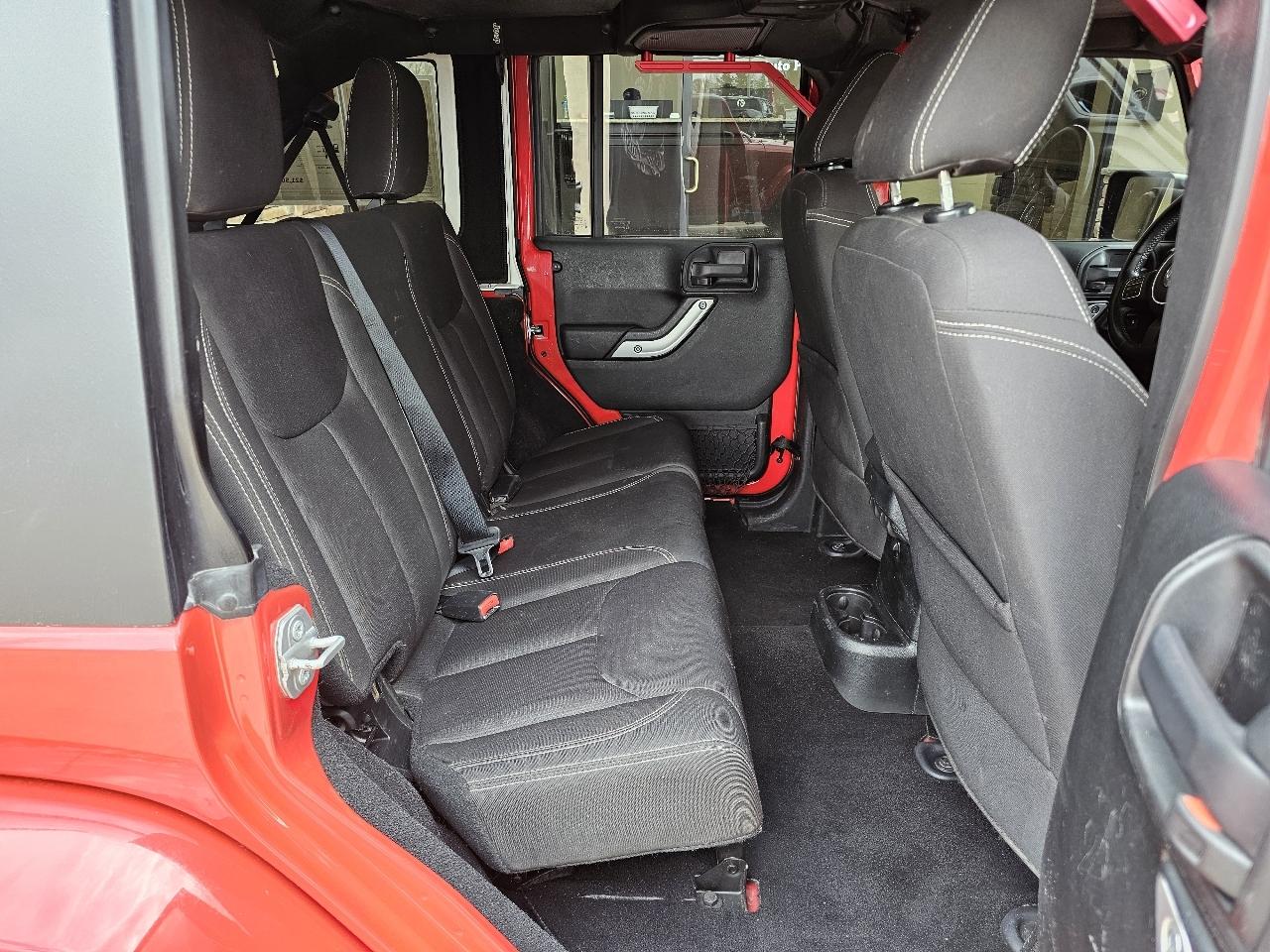 Jeep Wrangler Unlimited Sahara 4WD 2017