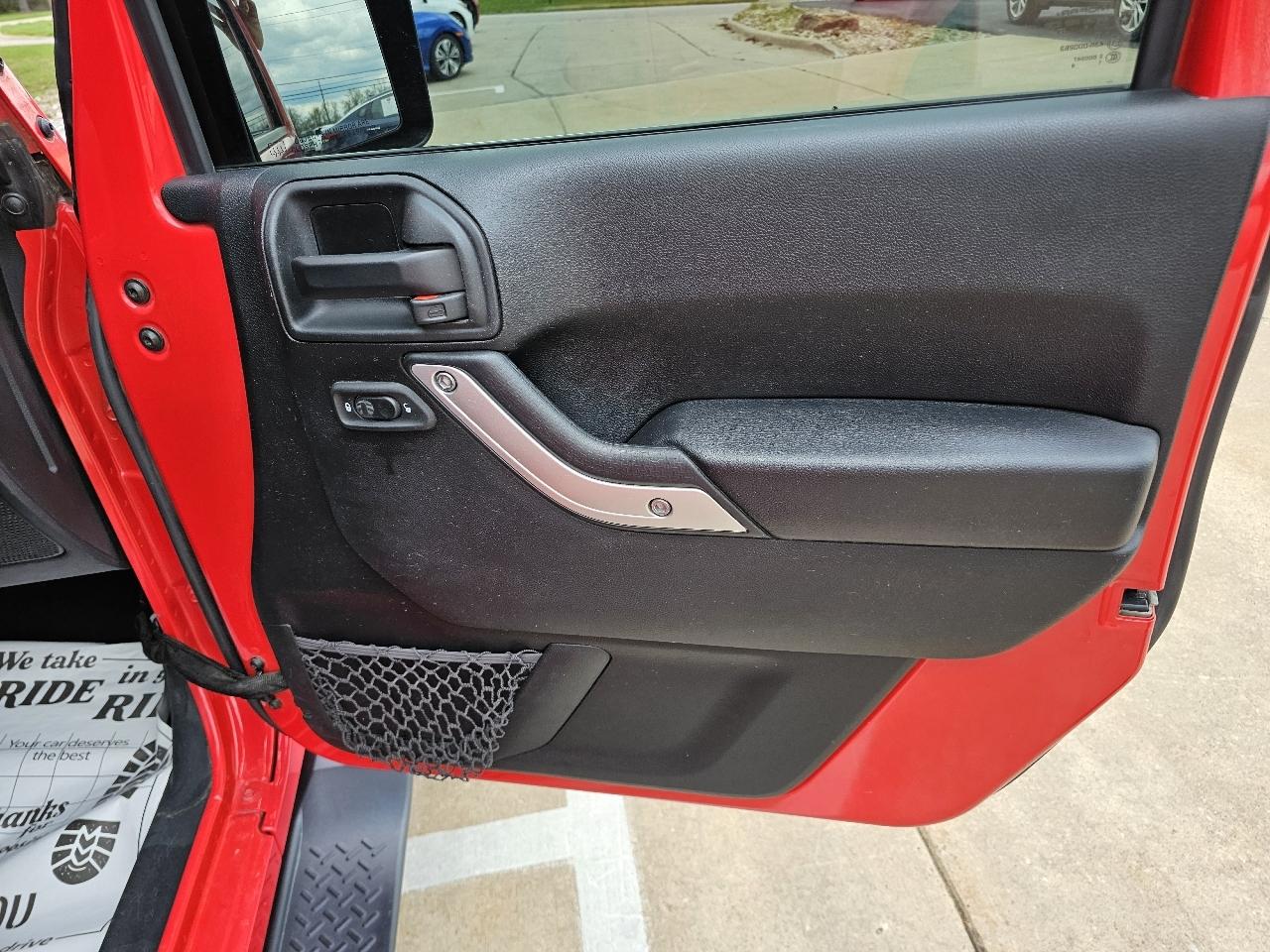 Jeep Wrangler Unlimited Sahara 4WD 2017