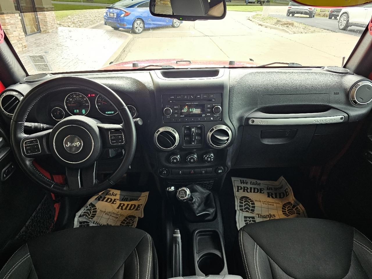 Jeep Wrangler Unlimited Sahara 4WD 2017