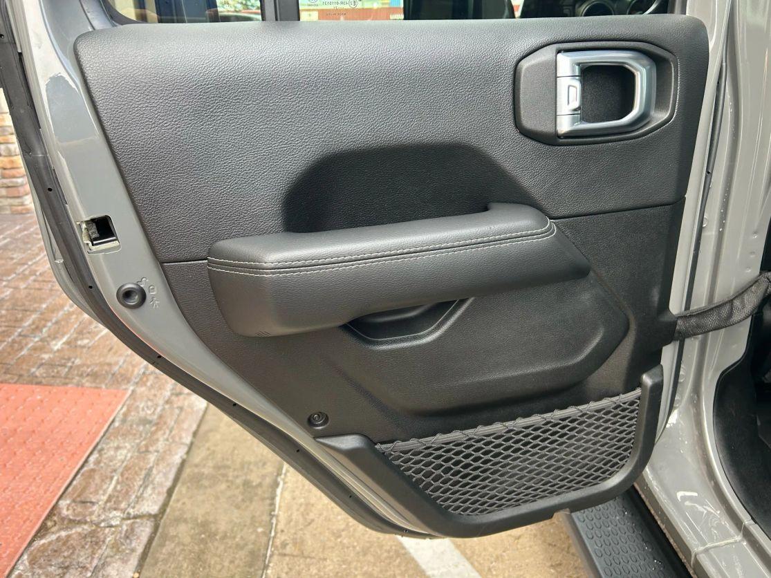 Jeep Wrangler Unlimited Sahara 2021