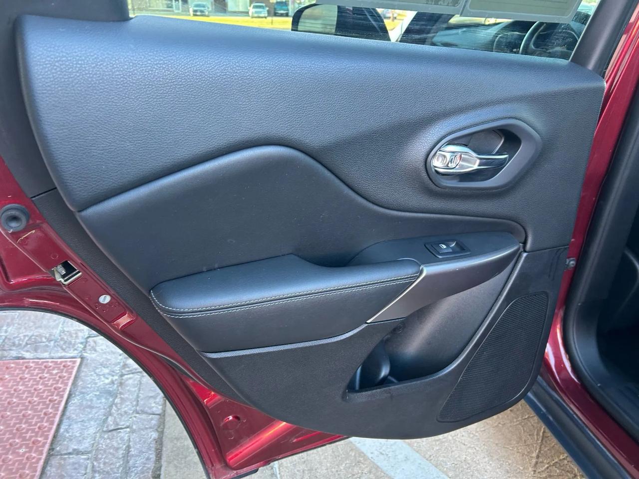 Jeep Cherokee Latitude Plus FWD 2019