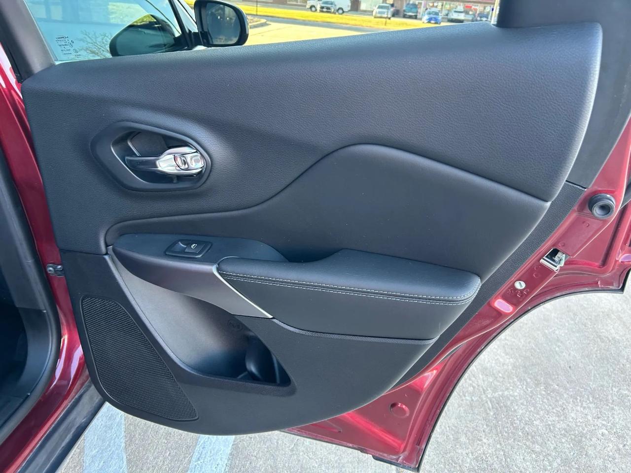 Jeep Cherokee Latitude Plus FWD 2019