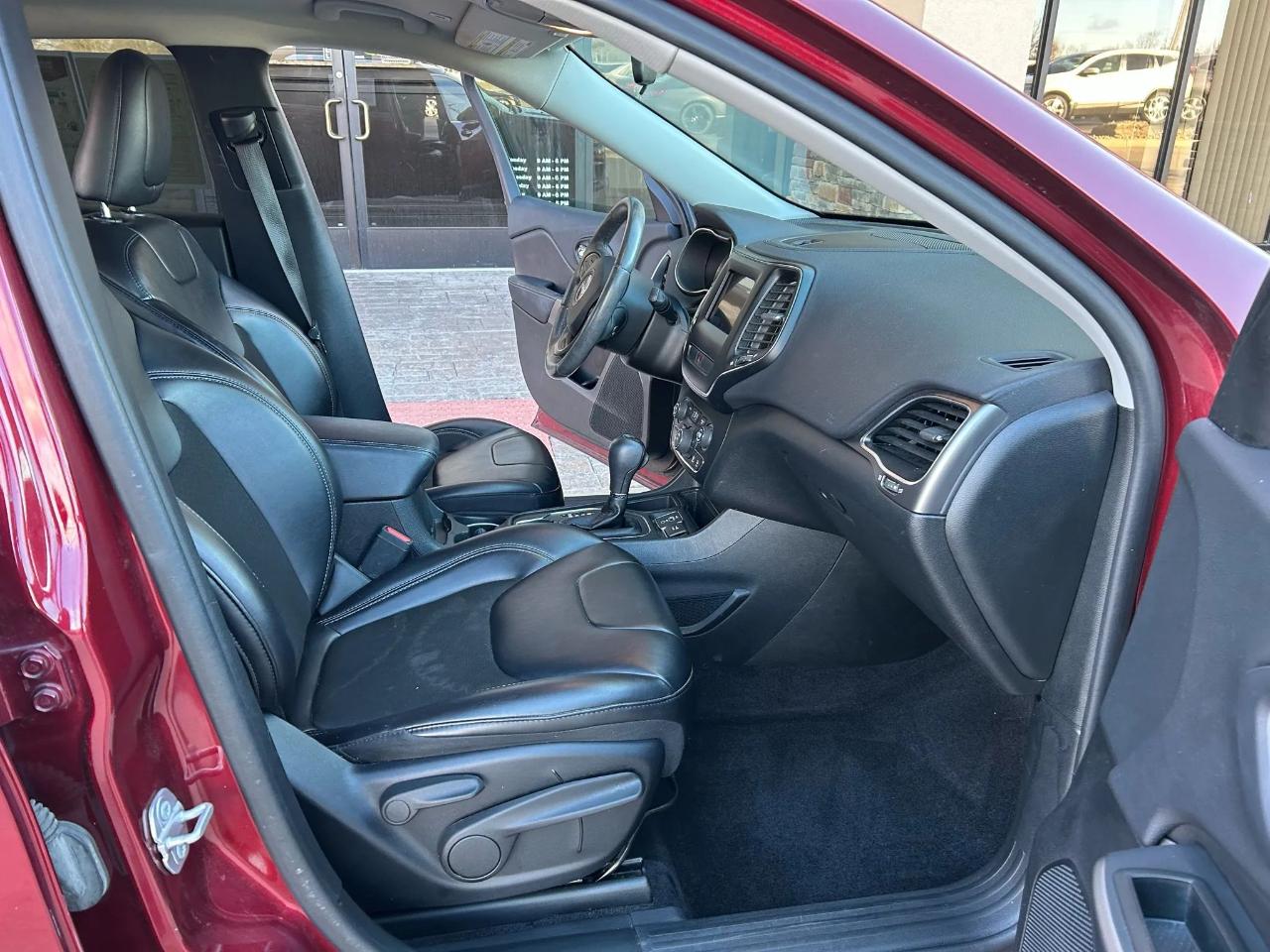 Jeep Cherokee Latitude Plus FWD 2019