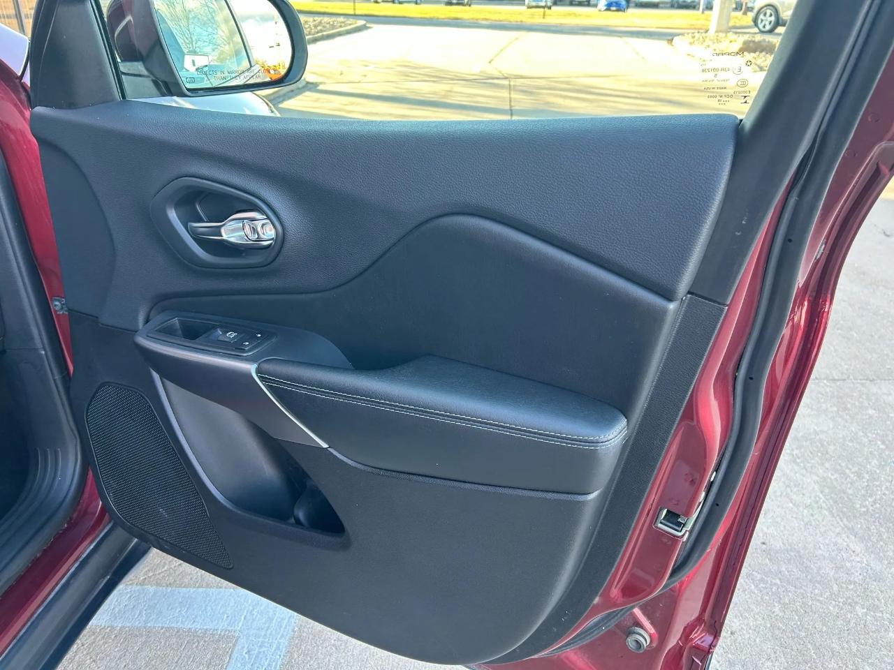 Jeep Cherokee Latitude Plus FWD 2019