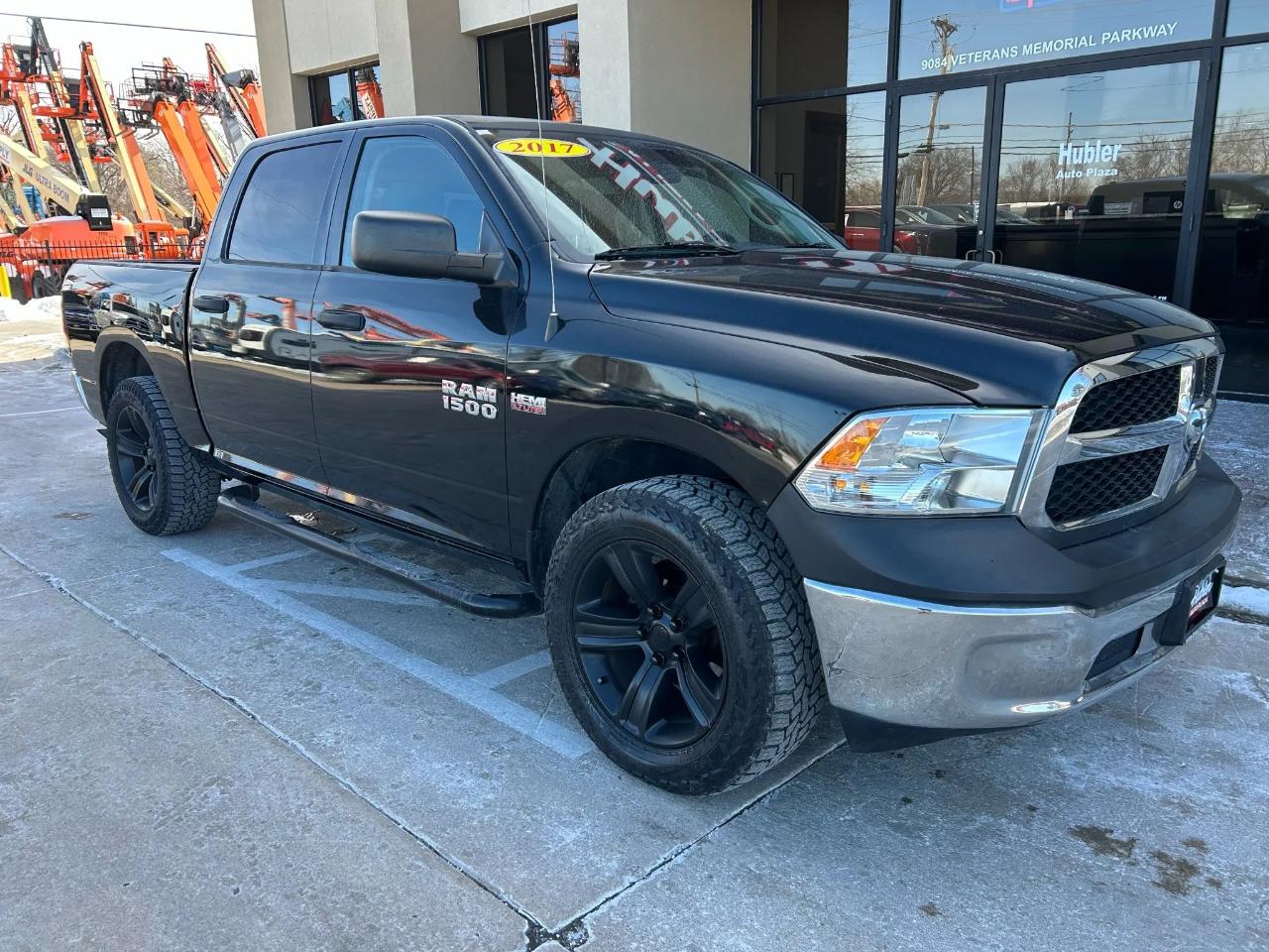 RAM 1500 SLT Crew Cab SWB 4WD 2017