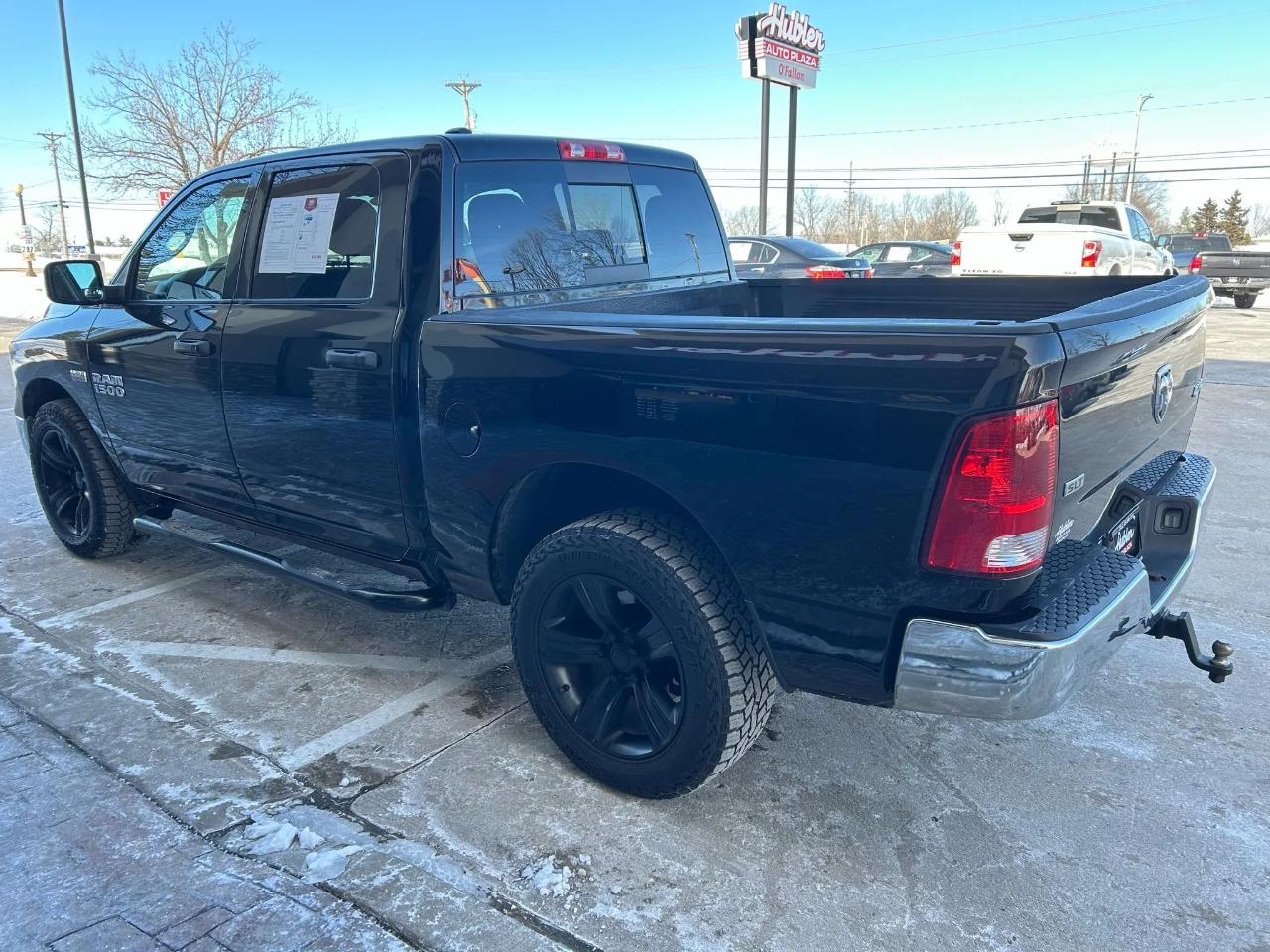 RAM 1500 SLT Crew Cab SWB 4WD 2017