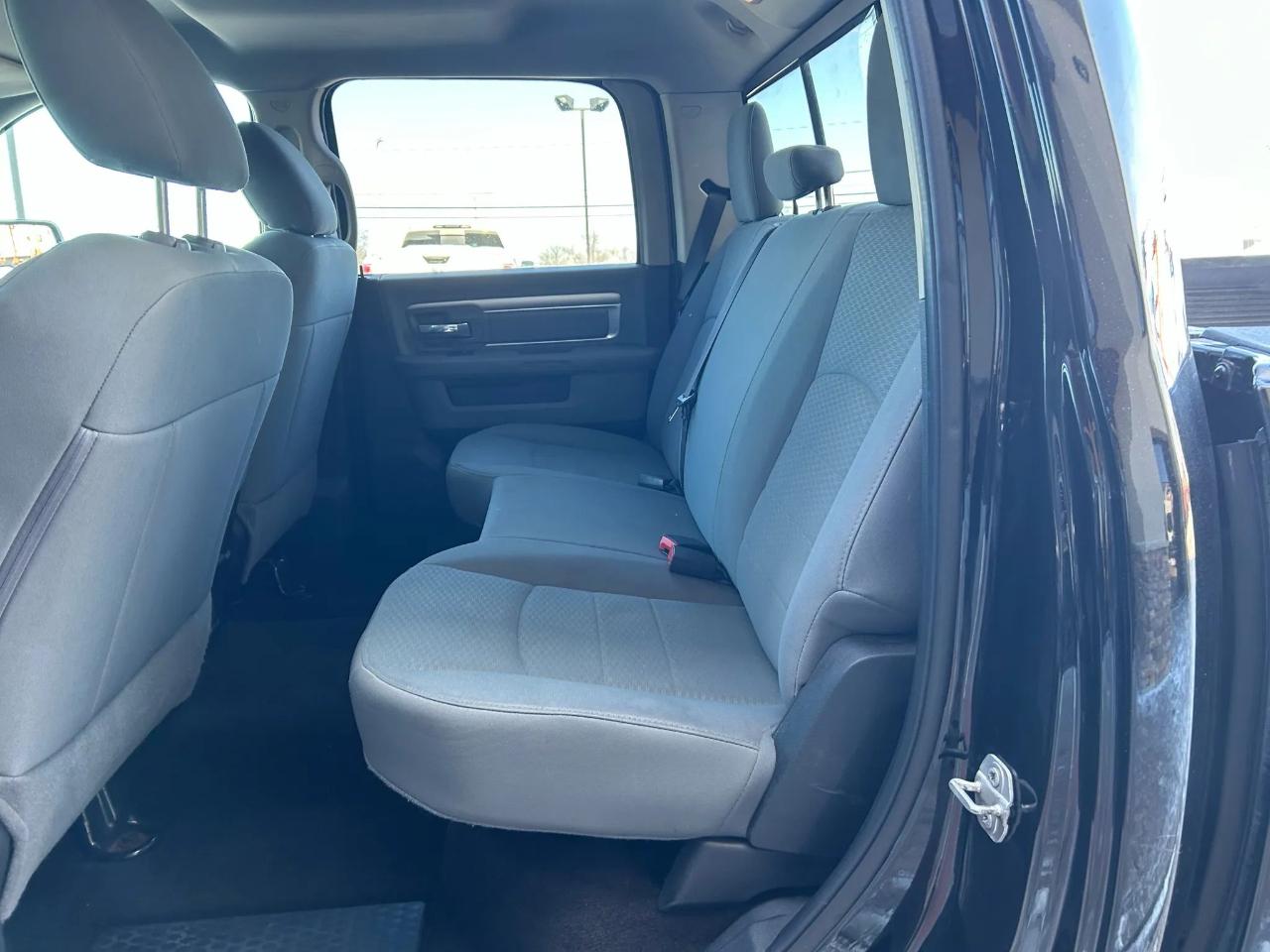 RAM 1500 SLT Crew Cab SWB 4WD 2017