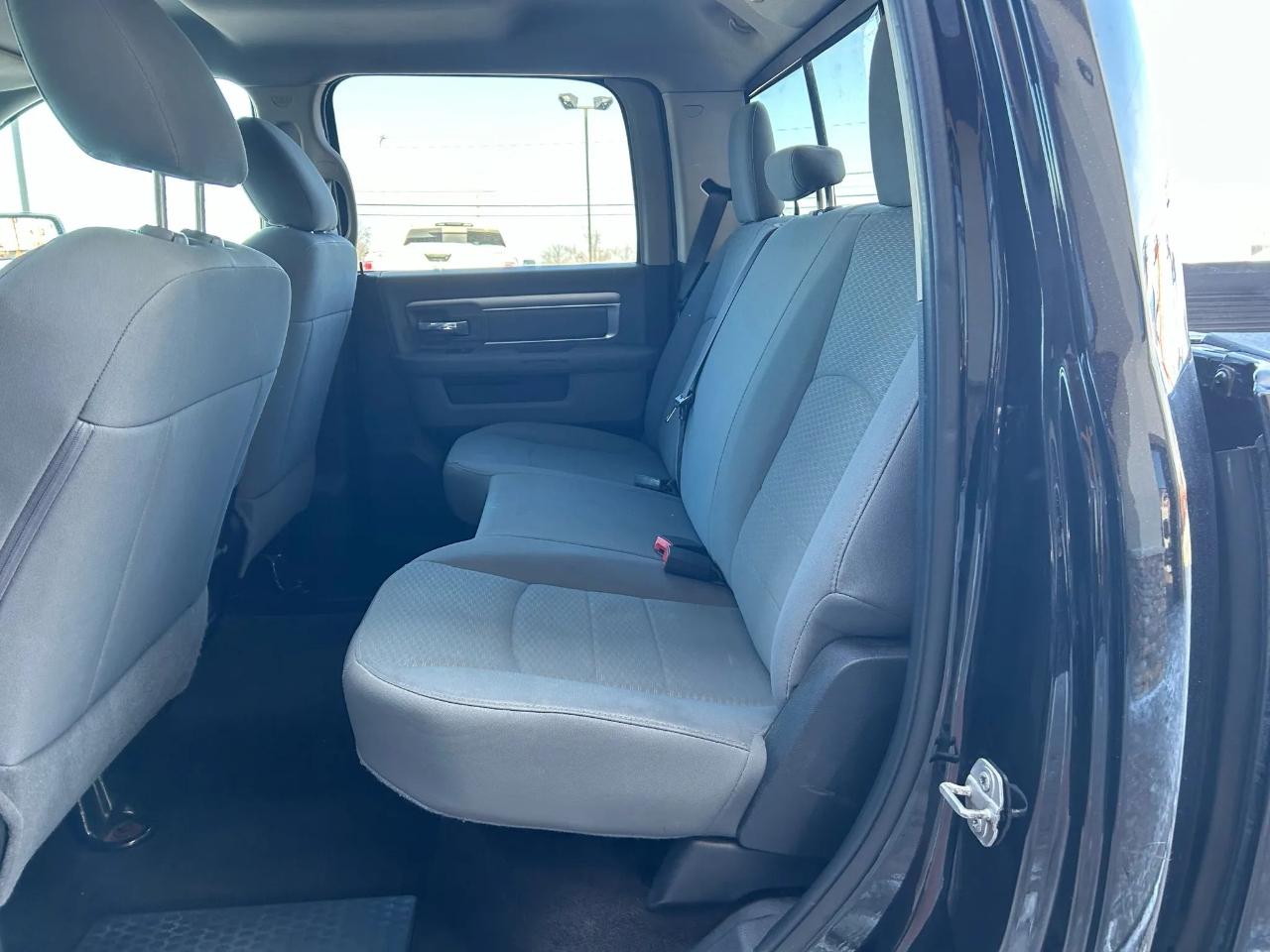 RAM 1500 SLT Crew Cab SWB 4WD 2017