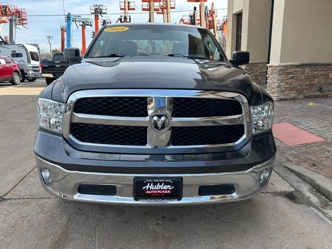 RAM 1500 Classic Tradesman Crew Cab SWB 4WD 2019