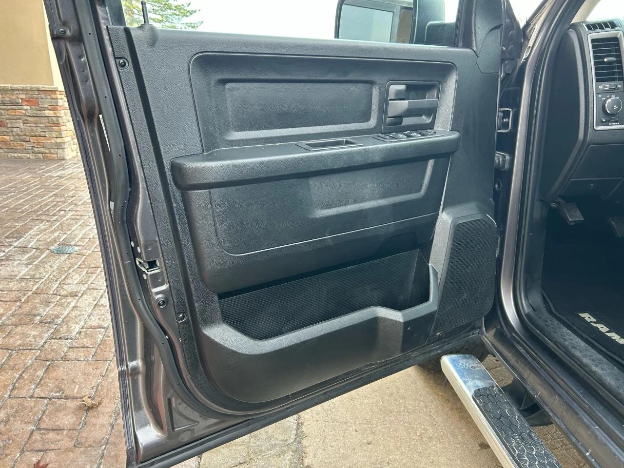 RAM 1500 Classic Tradesman Crew Cab SWB 4WD 2019