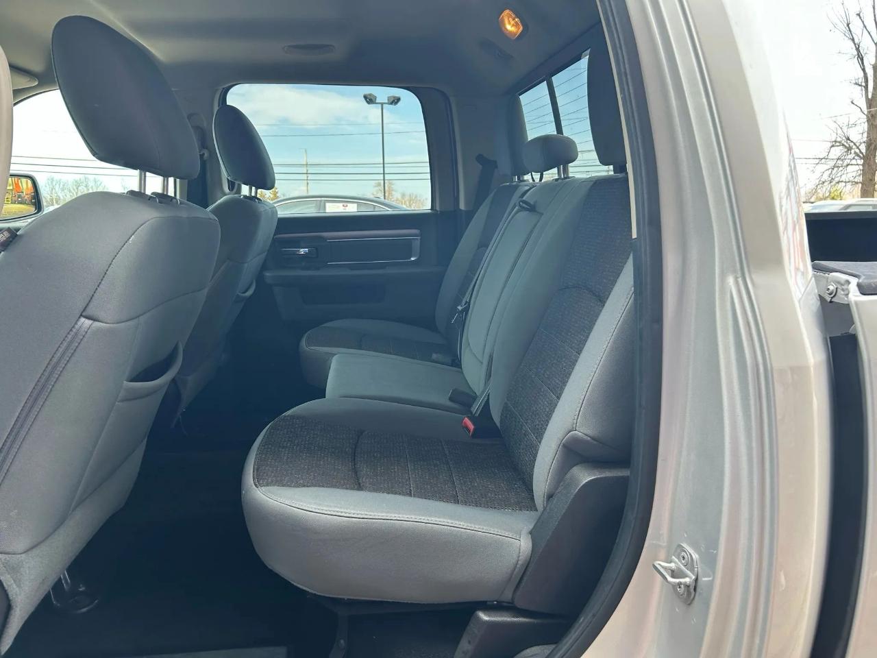 RAM 1500 SLT Crew Cab SWB 2WD 2014