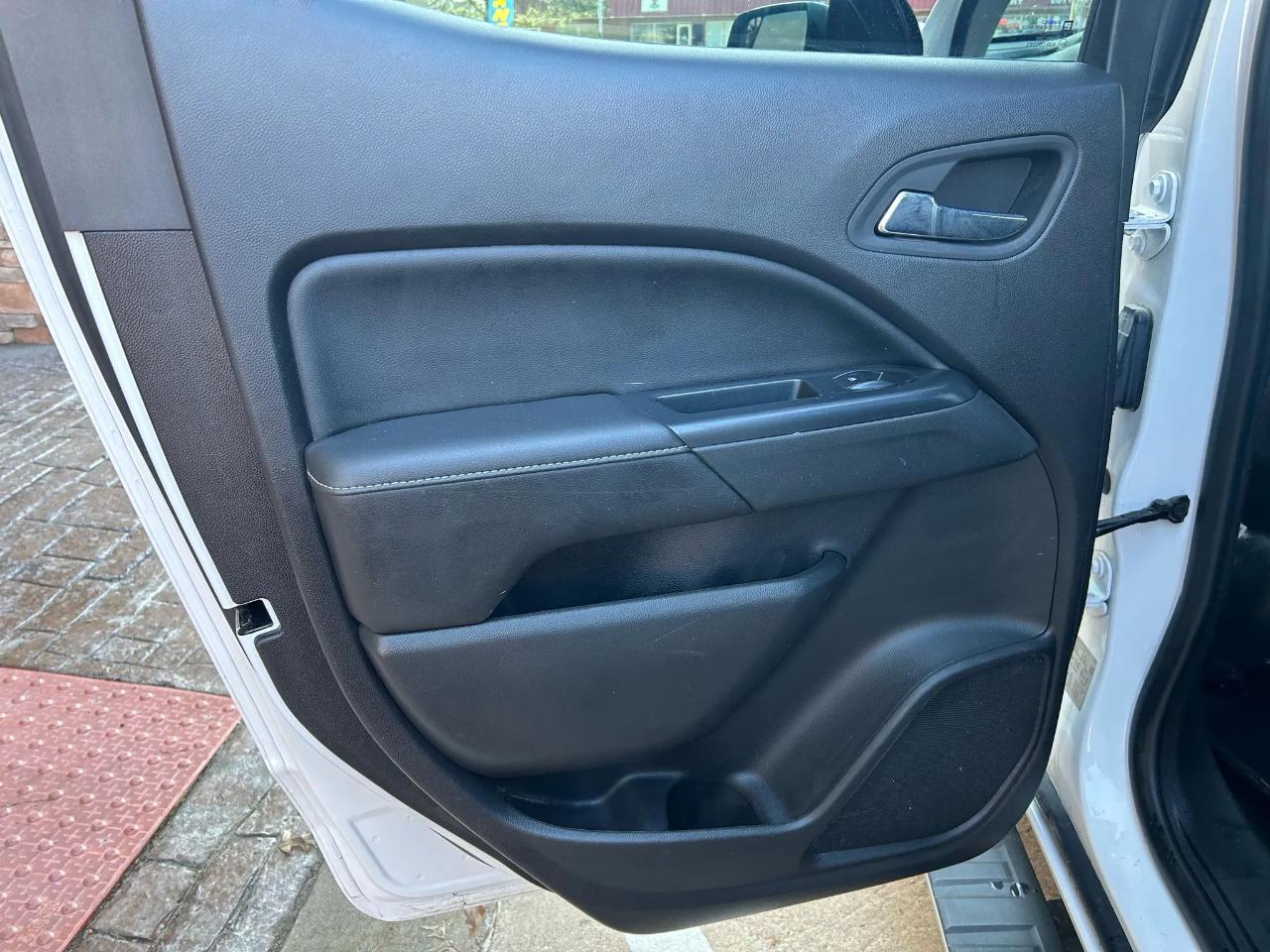 GMC Canyon SLT Crew Cab 4WD Short Box 2016