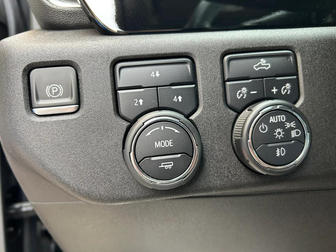 Chevrolet Silverado 2500HD LT Crew Cab Long Box 4WD 2024