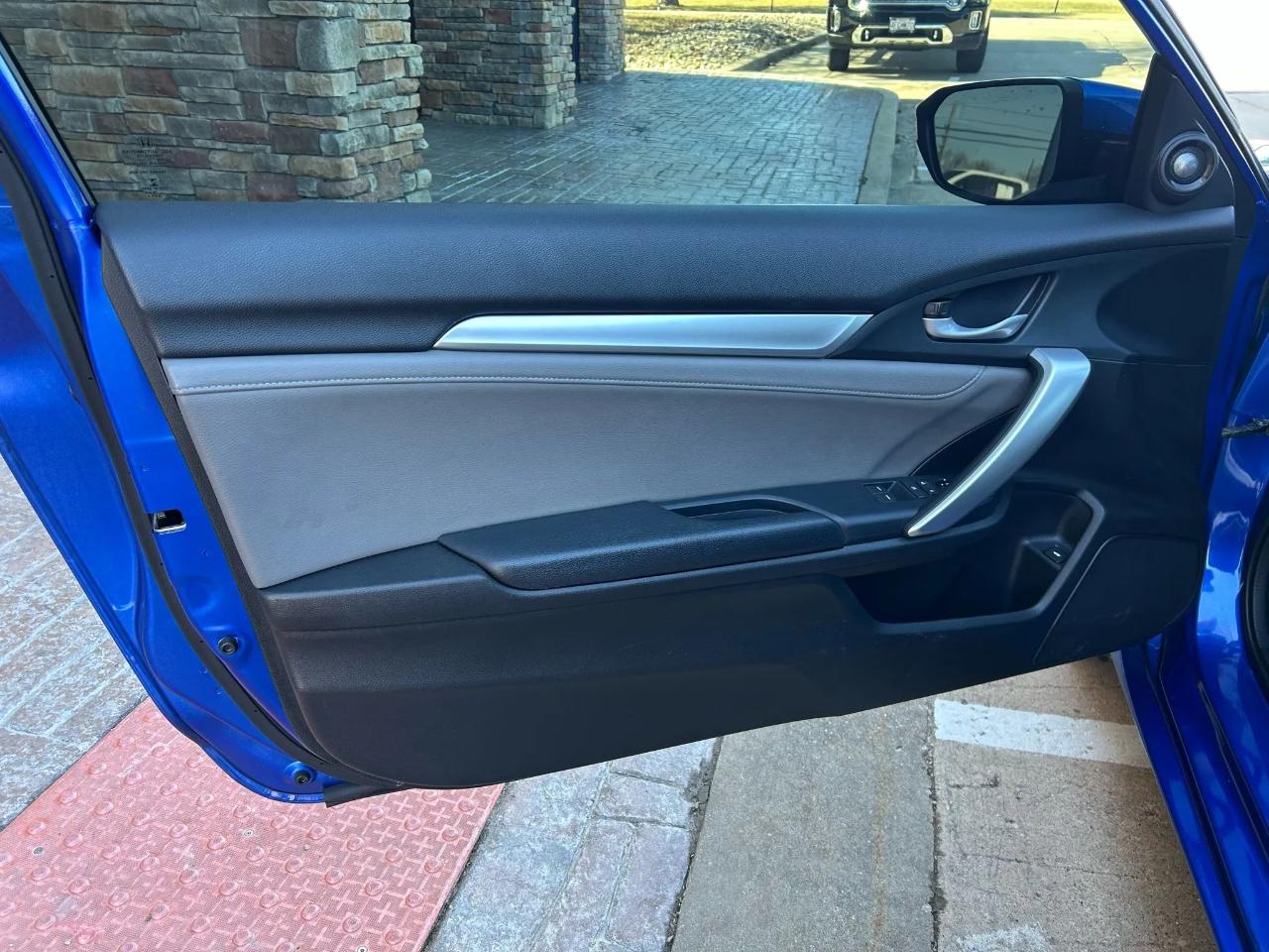 Honda Civic EX-L Coupe CVT 2017