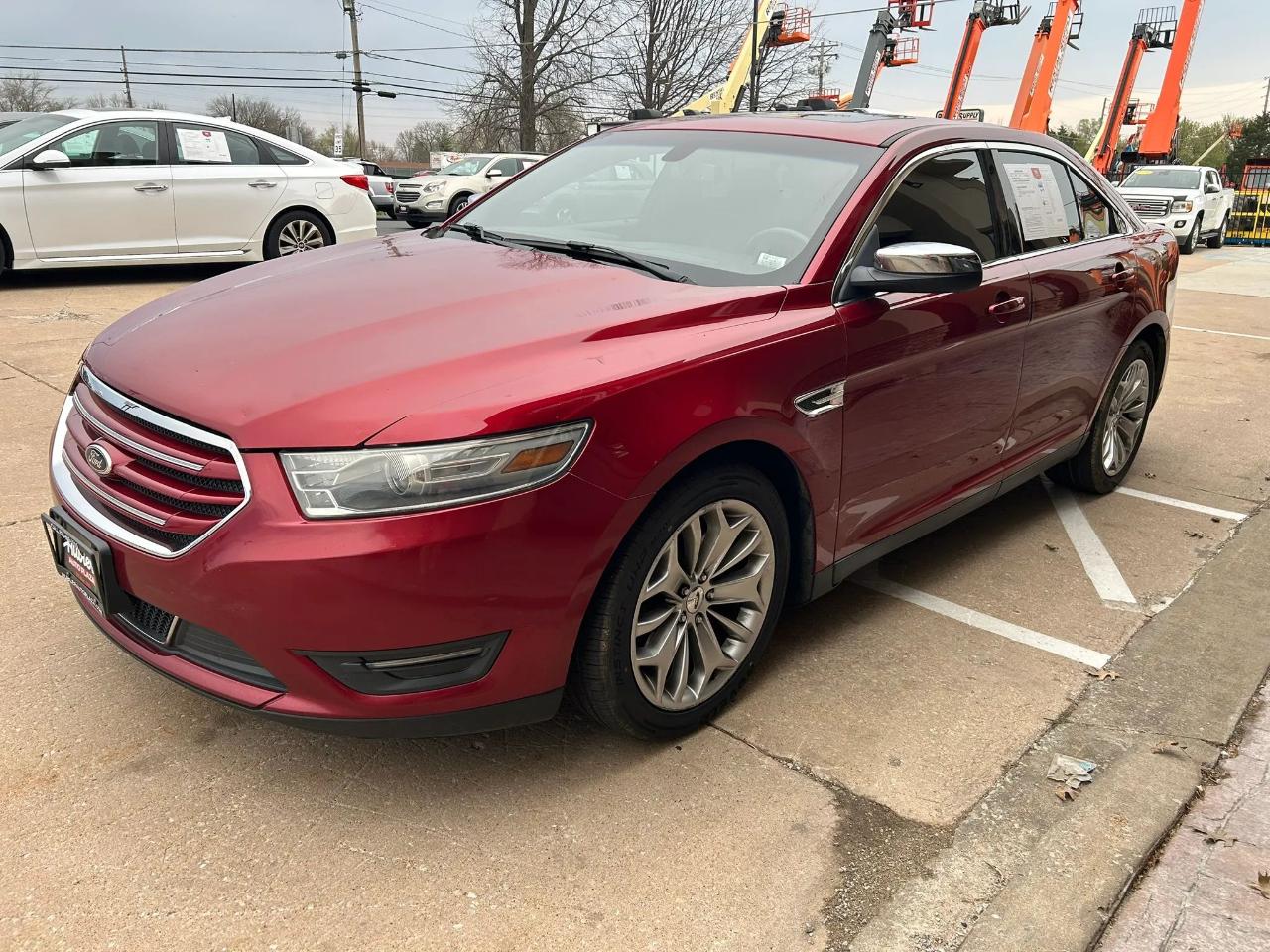 Ford Taurus Limited FWD 2013