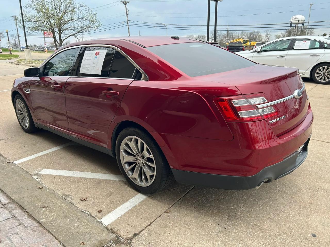 Ford Taurus Limited FWD 2013