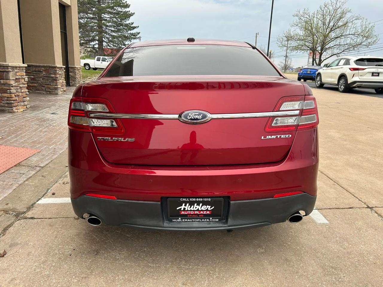 Ford Taurus Limited FWD 2013