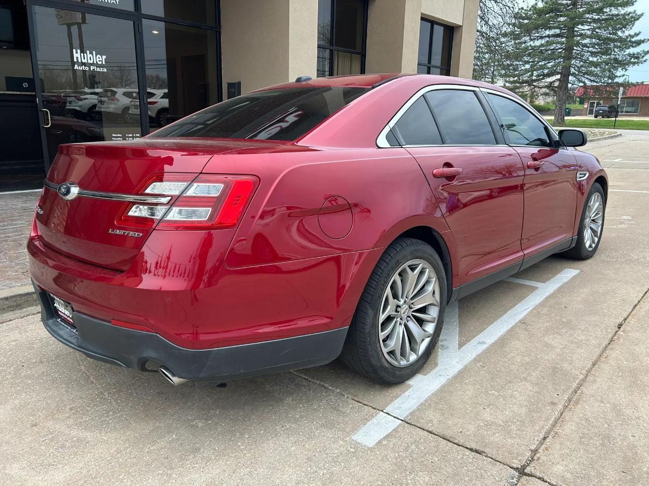 Ford Taurus Limited FWD 2013