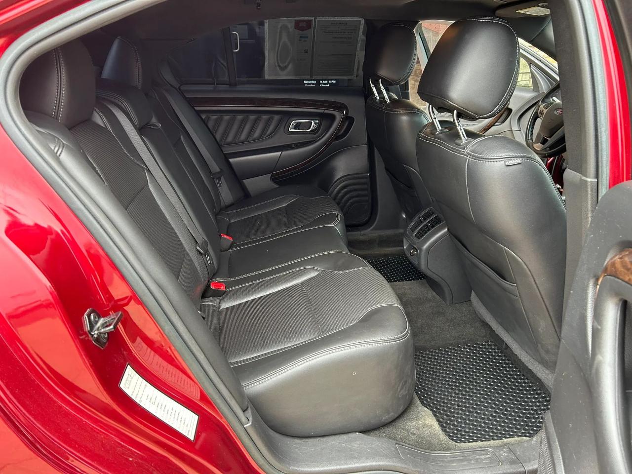 Ford Taurus Limited FWD 2013