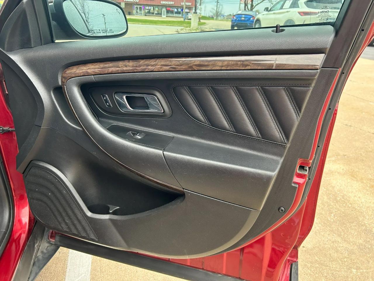 Ford Taurus Limited FWD 2013