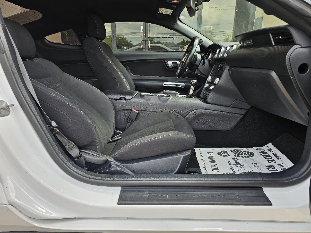 Ford Mustang EcoBoost Coupe 2019