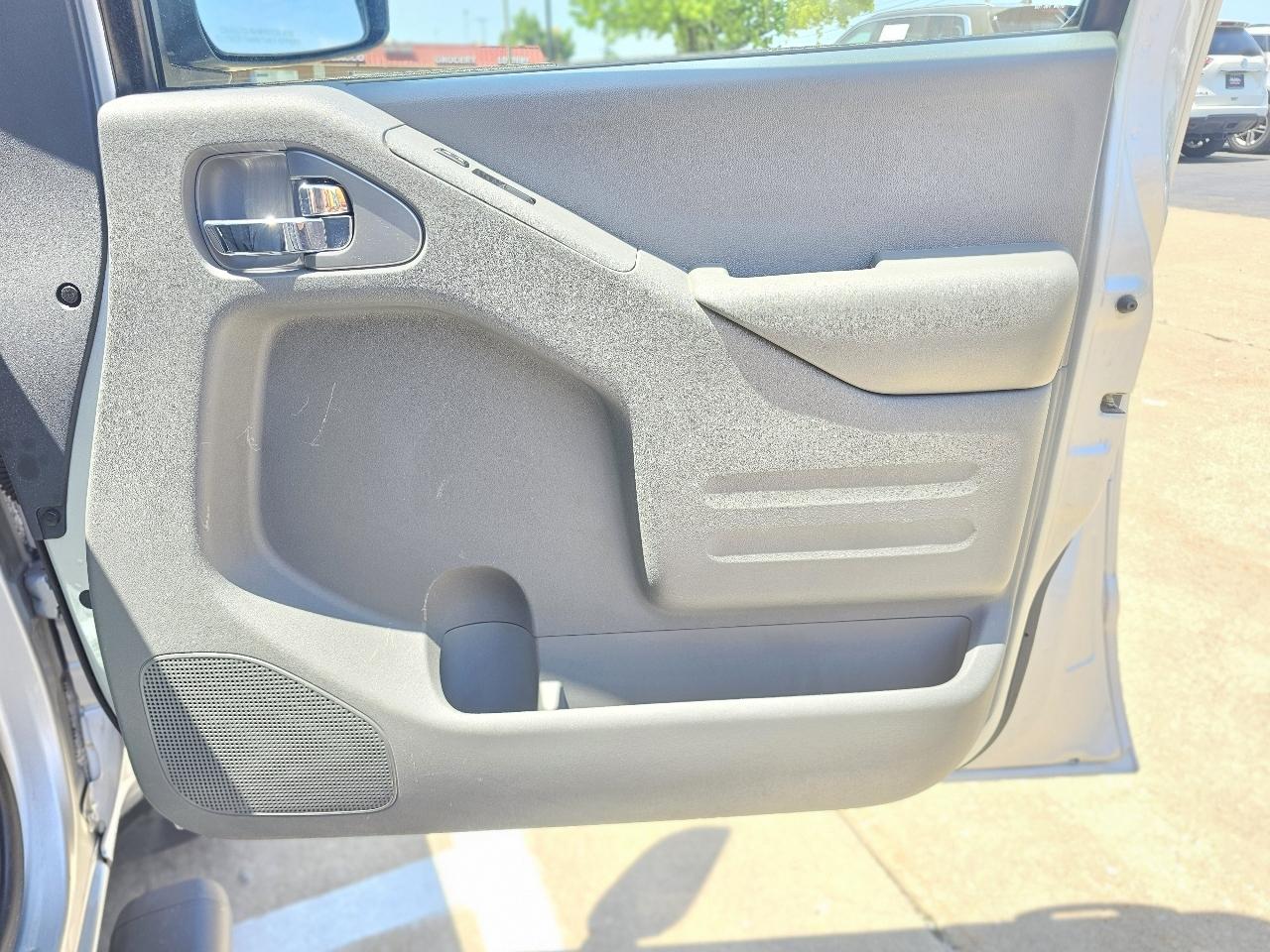 Nissan Frontier S Crew Cab 5AT 2WD 2018