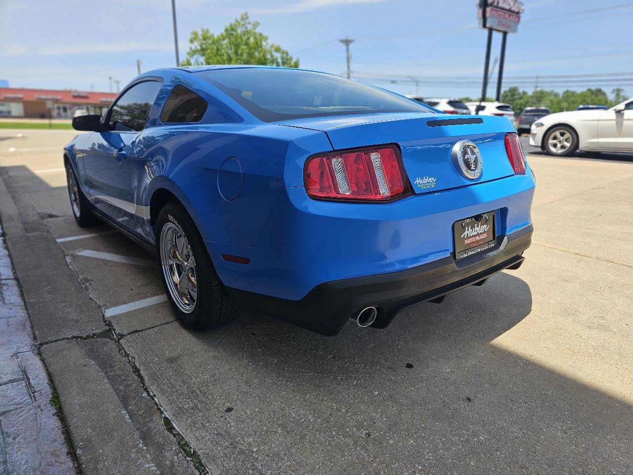 Ford Mustang V6 Coupe 2011