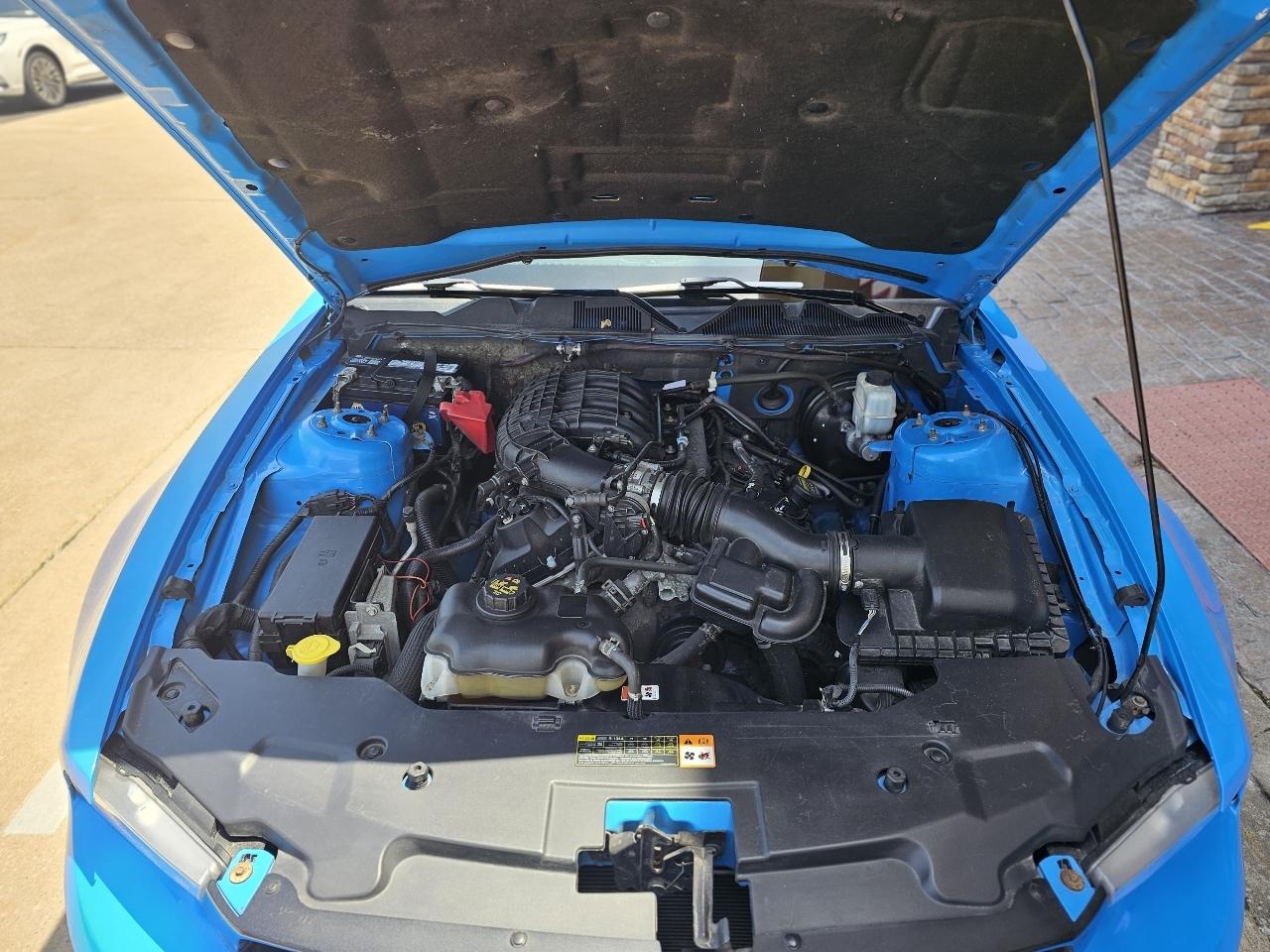Ford Mustang V6 Coupe 2011