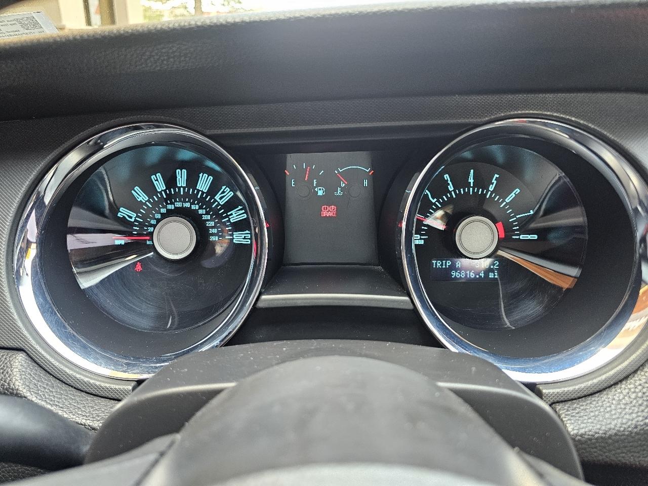 Ford Mustang V6 Coupe 2011