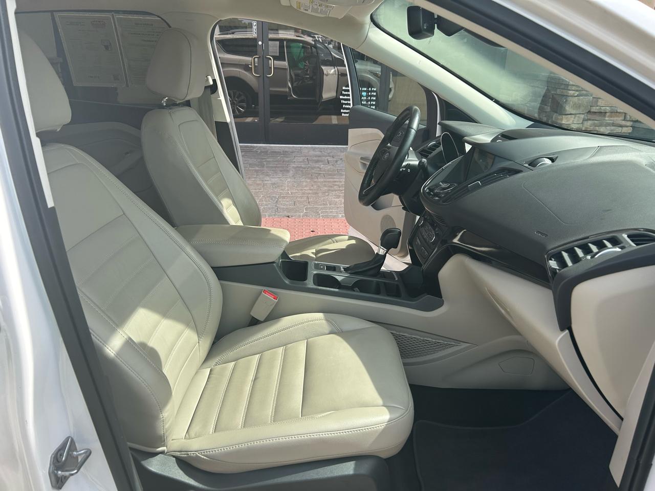 Ford Escape Titanium FWD 2017
