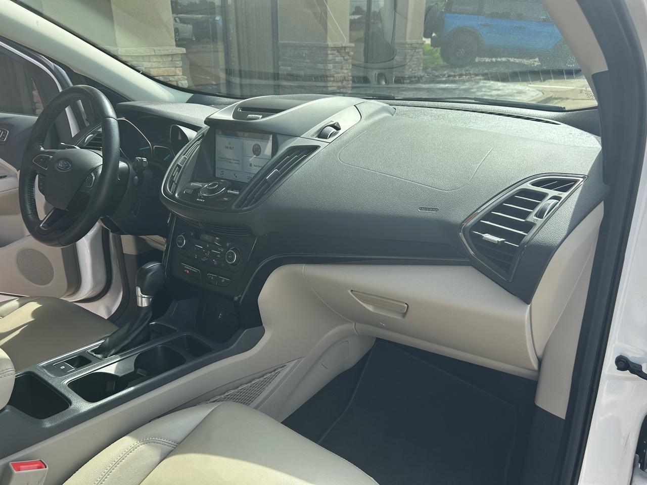 Ford Escape Titanium FWD 2017