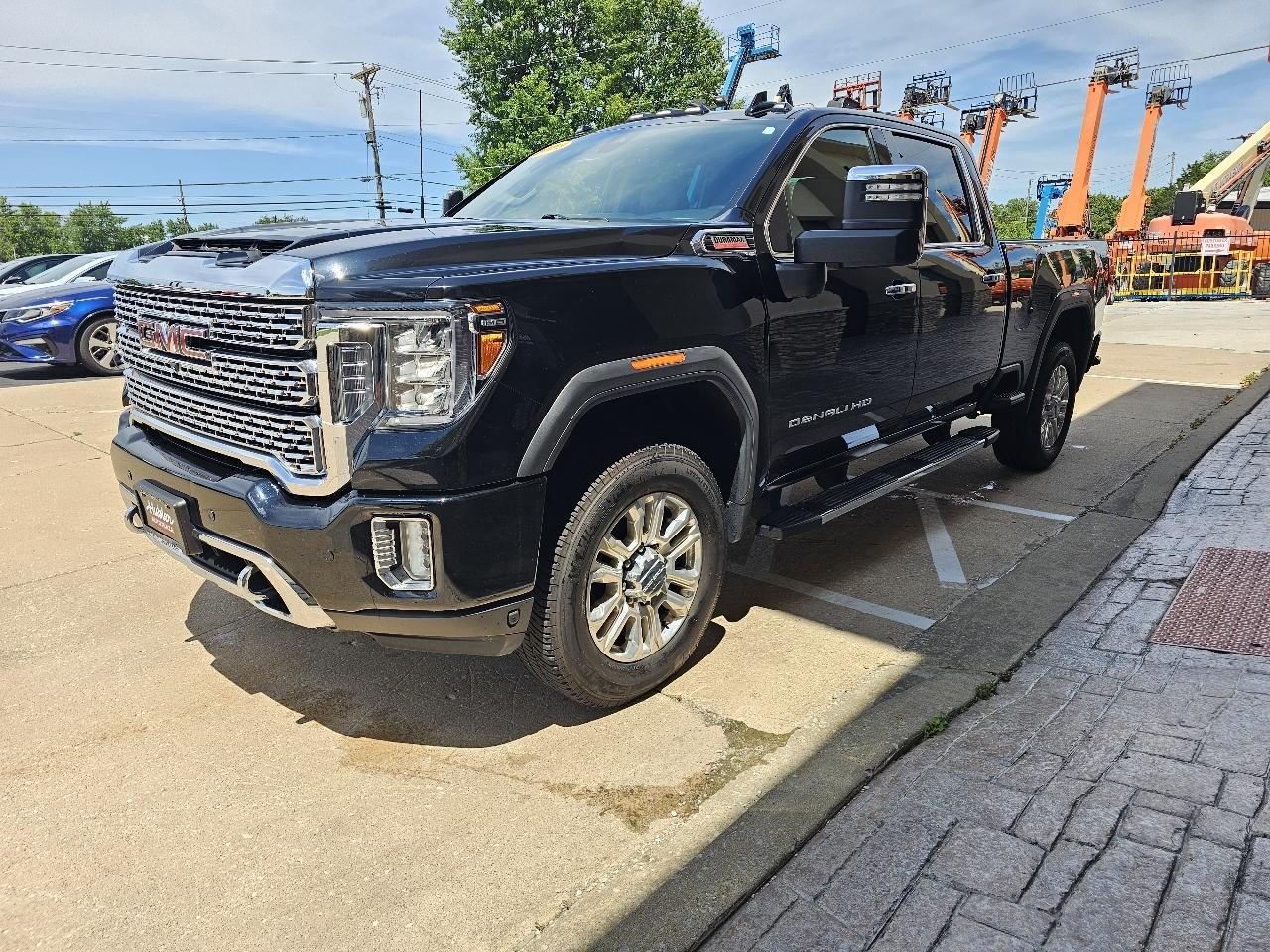GMC Sierra 2500HD Denali Crew Cab 4WD SB 2023