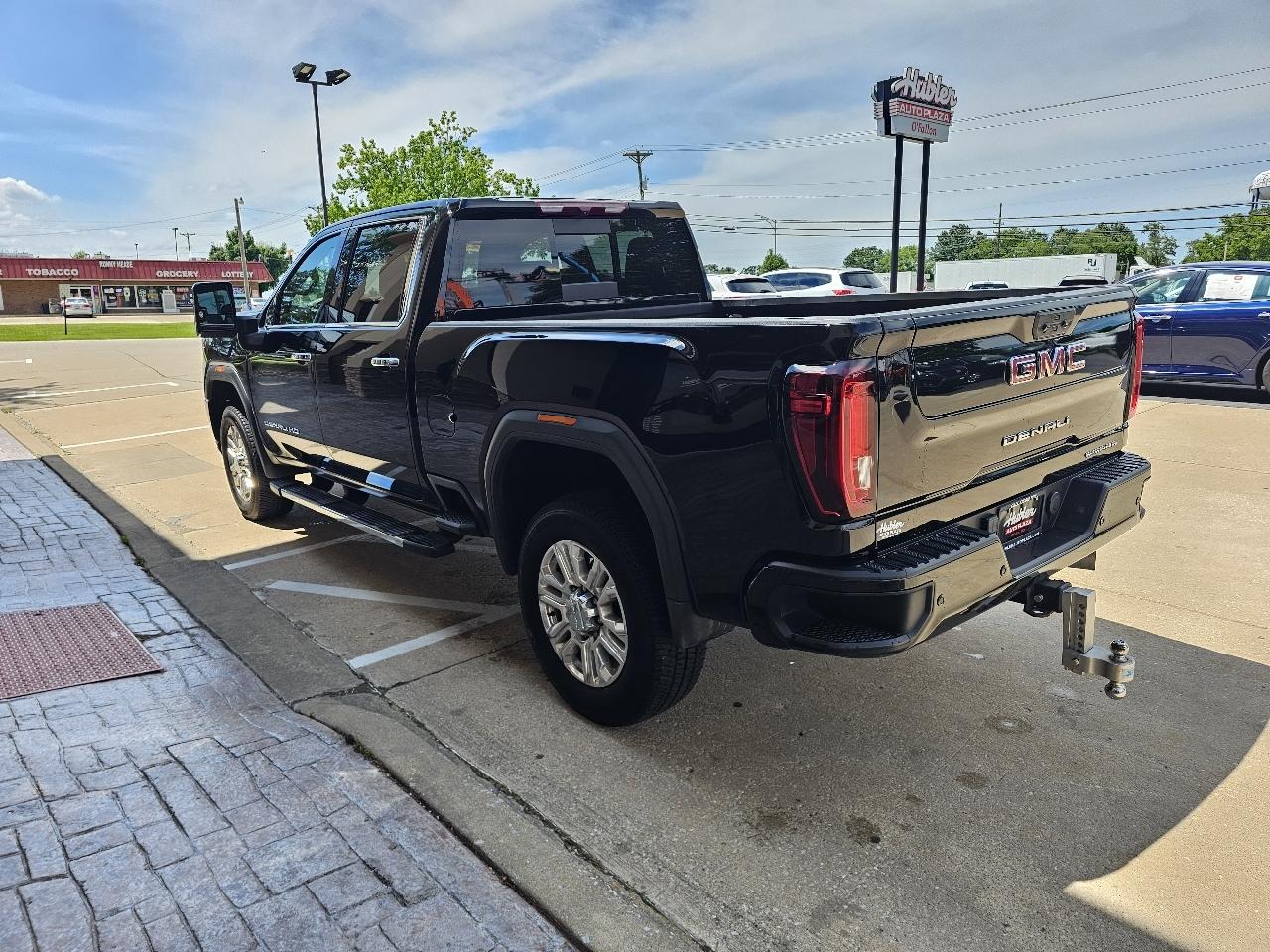 GMC Sierra 2500HD Denali Crew Cab 4WD SB 2023