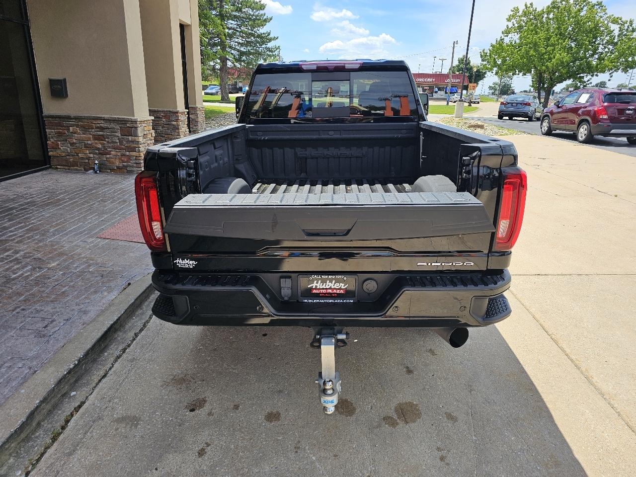 GMC Sierra 2500HD Denali Crew Cab 4WD SB 2023