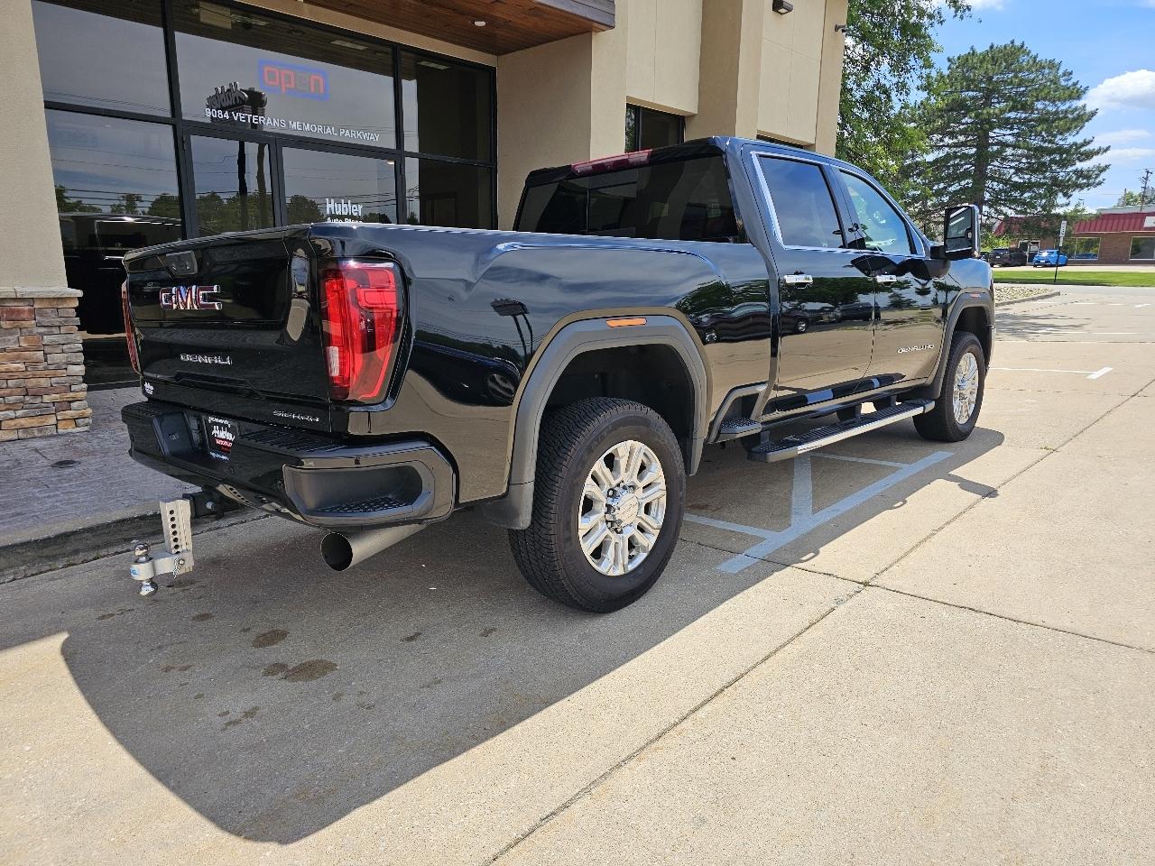 GMC Sierra 2500HD Denali Crew Cab 4WD SB 2023