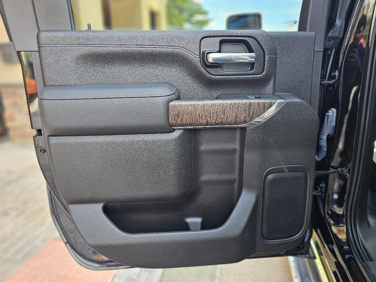 GMC Sierra 2500HD Denali Crew Cab 4WD SB 2023